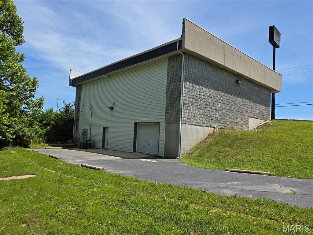 380 St Robert Outer Road RD, St Robert, MO 65584