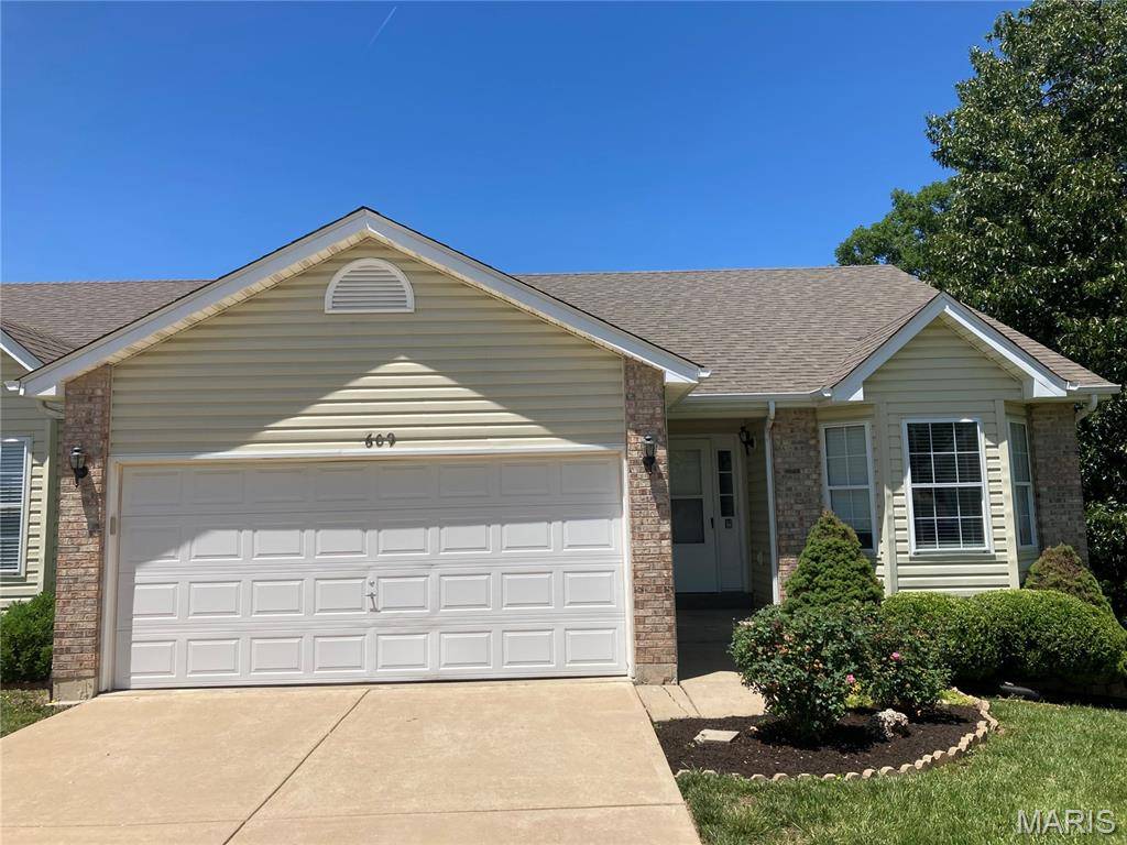 609 Meadowview CT, Warrenton, MO 63383