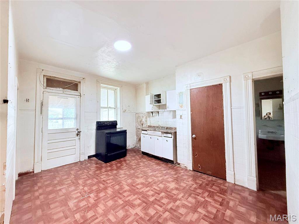 4176 Newport CT, St Louis, MO 63116