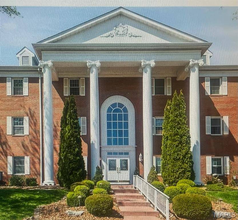 223 Country Club VW, Edwardsville, IL 62025