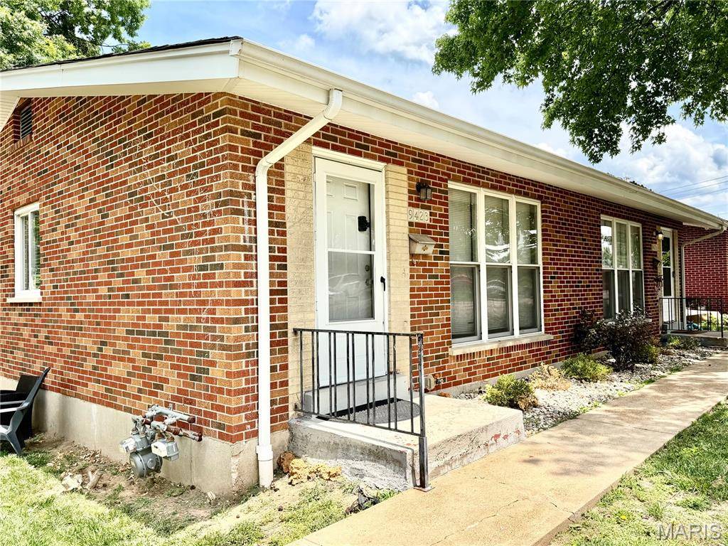 9421 Stansberry AVE, St Louis, MO 63134