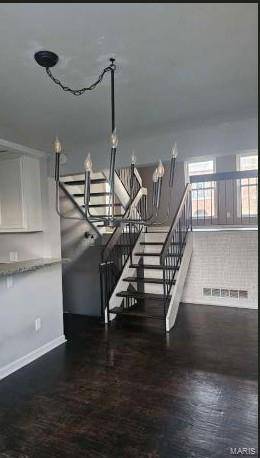 925 Morrison AVE, St Louis, MO 63104