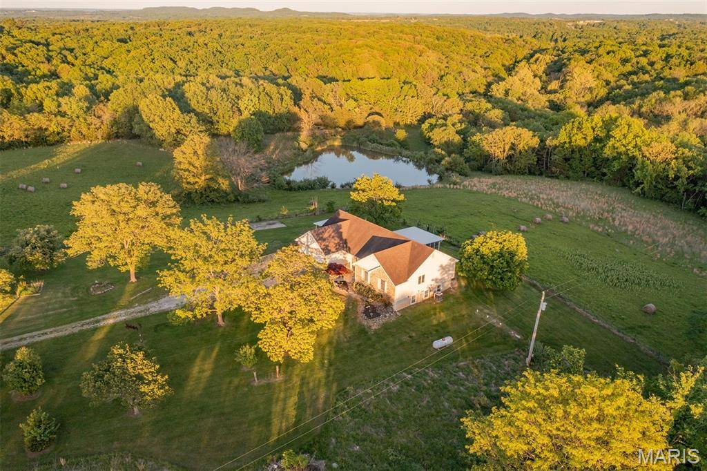 1010 Tick Ridge RD, Silex, MO 63377