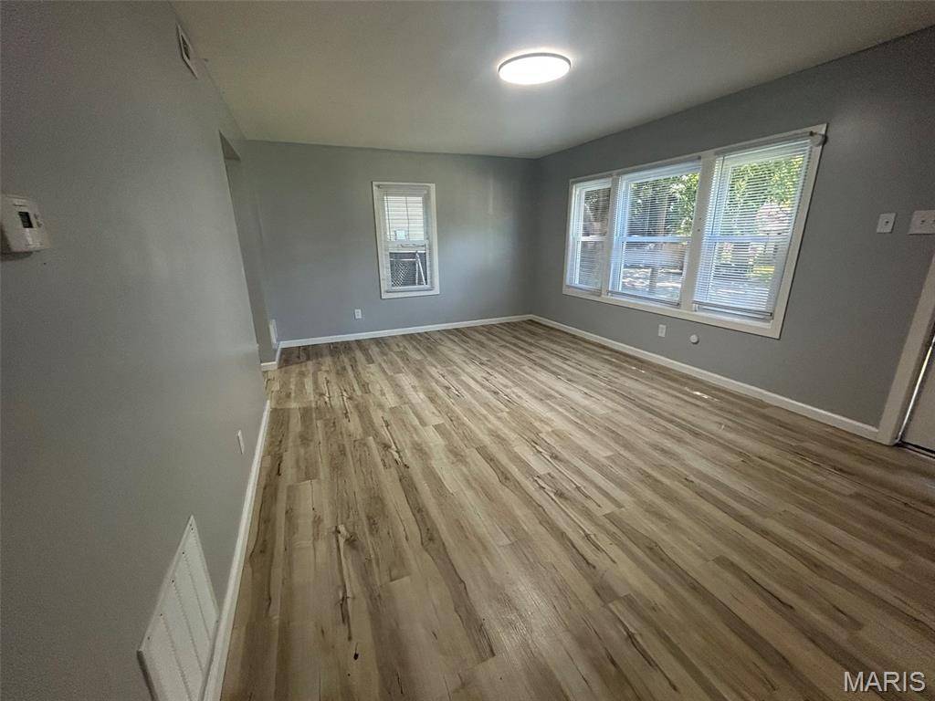 5 Cady DR, Calverton Park, MO 63135