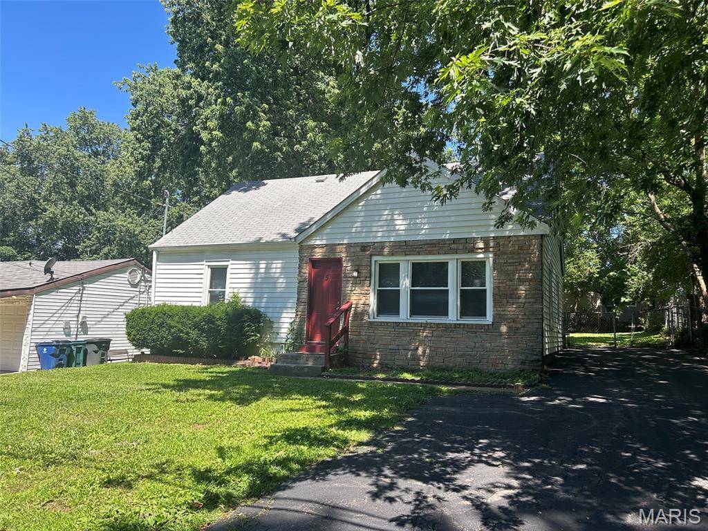 5 Cady DR, Calverton Park, MO 63135