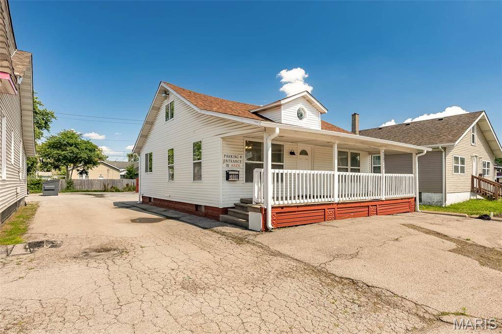 3008 Nameoki RD, Granite City, IL 62040