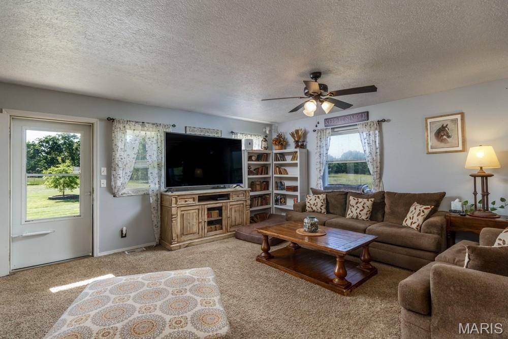 34116 Olathe DR, Lebanon, MO 65536
