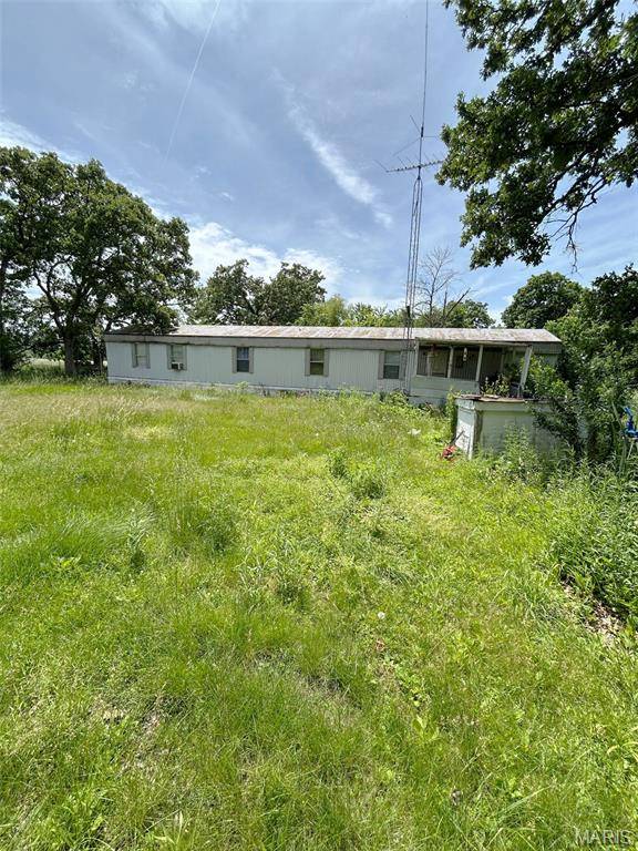 59 Powder RD, Wellsville, MO 63384