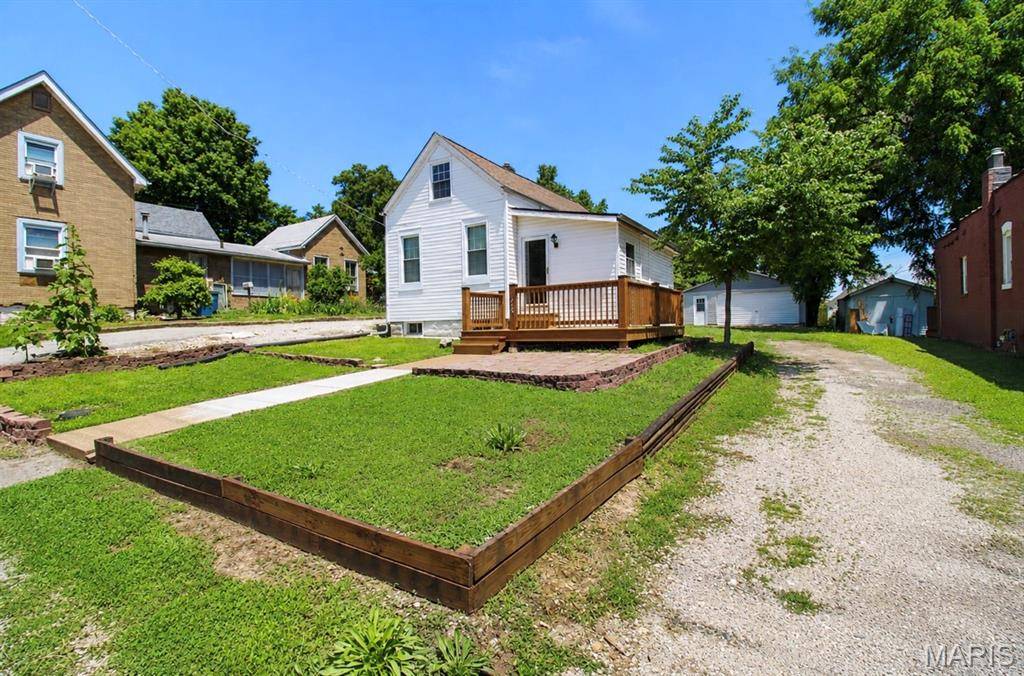 215 Weiss AVE, St Louis, MO 63125