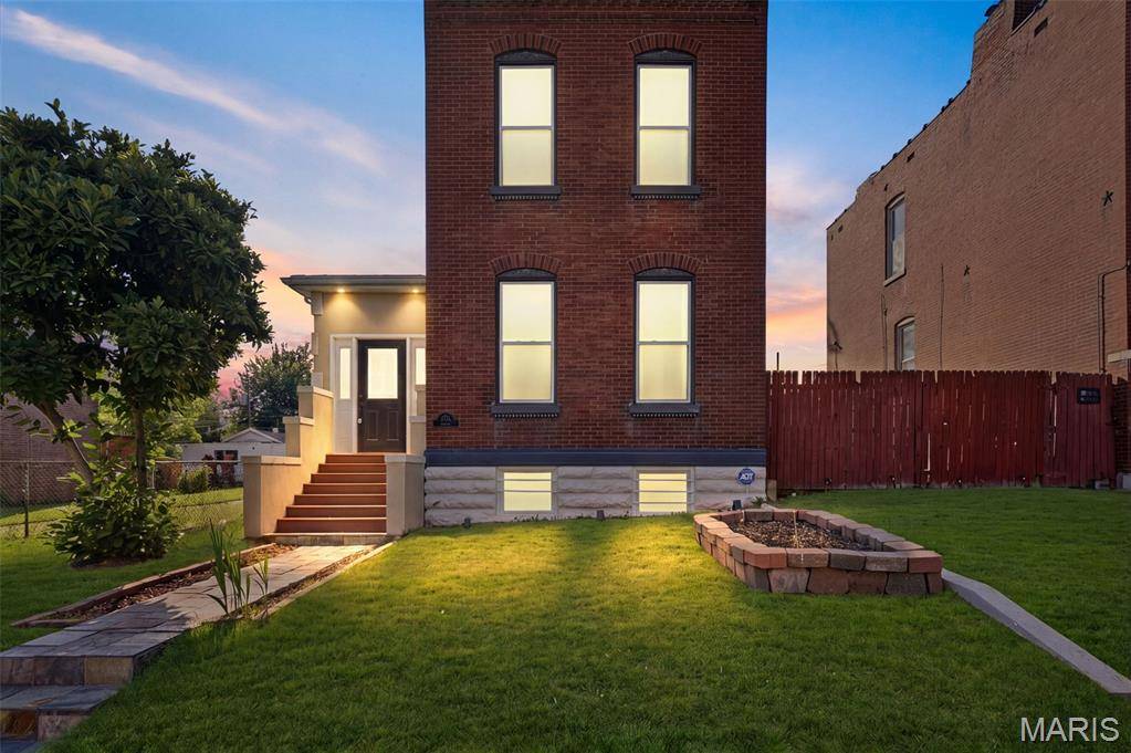 4405 Alaska AVE, St Louis, MO 63111