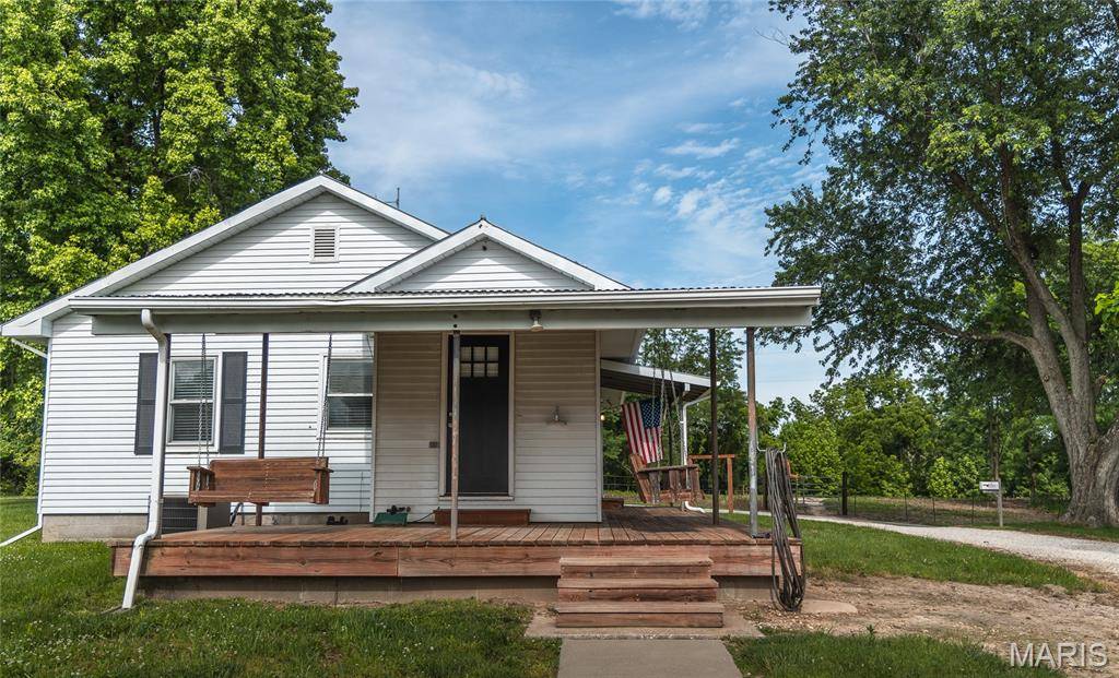 1757 Infidel Hollow RD, Nebo, IL 62355