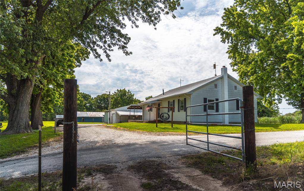 1757 Infidel Hollow RD, Nebo, IL 62355