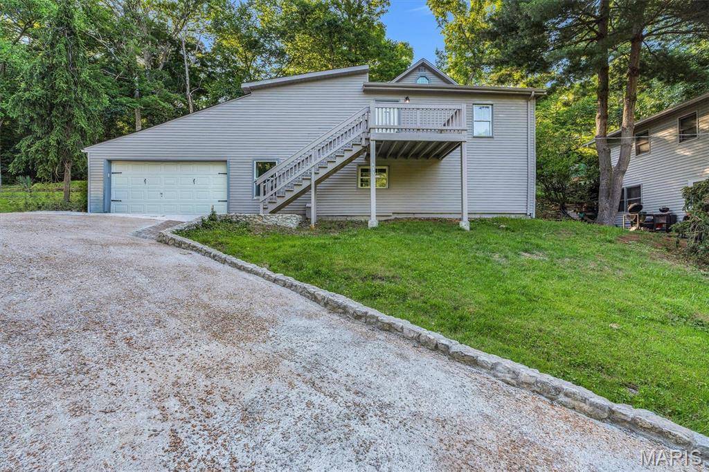 635 Castlewood DR, Ballwin, MO 63021