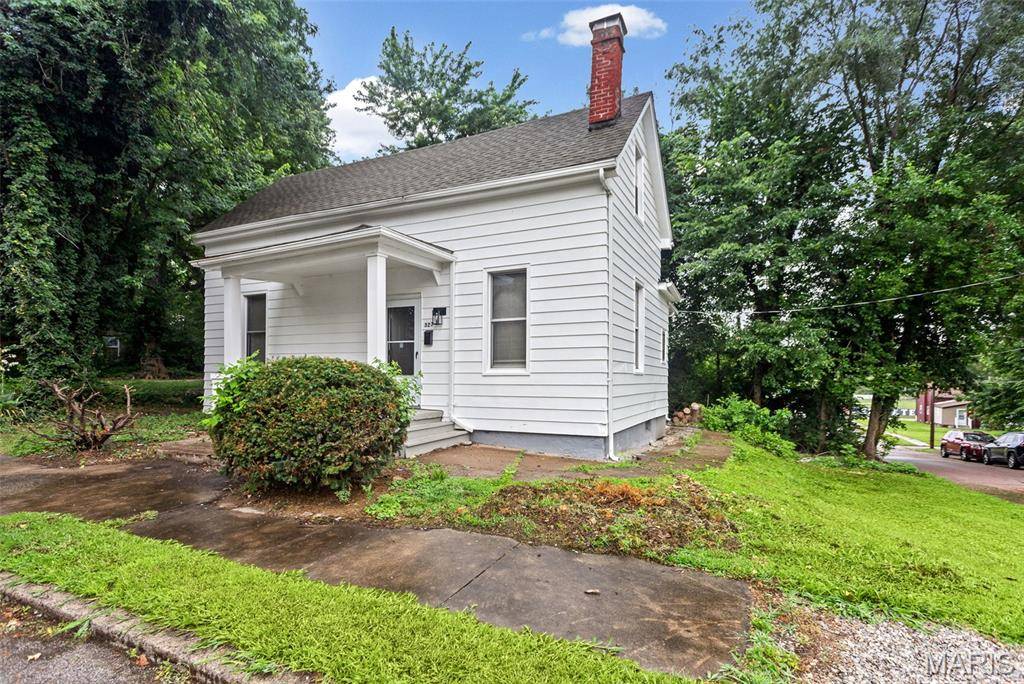 327 N 1st ST, Belleville, IL 62220