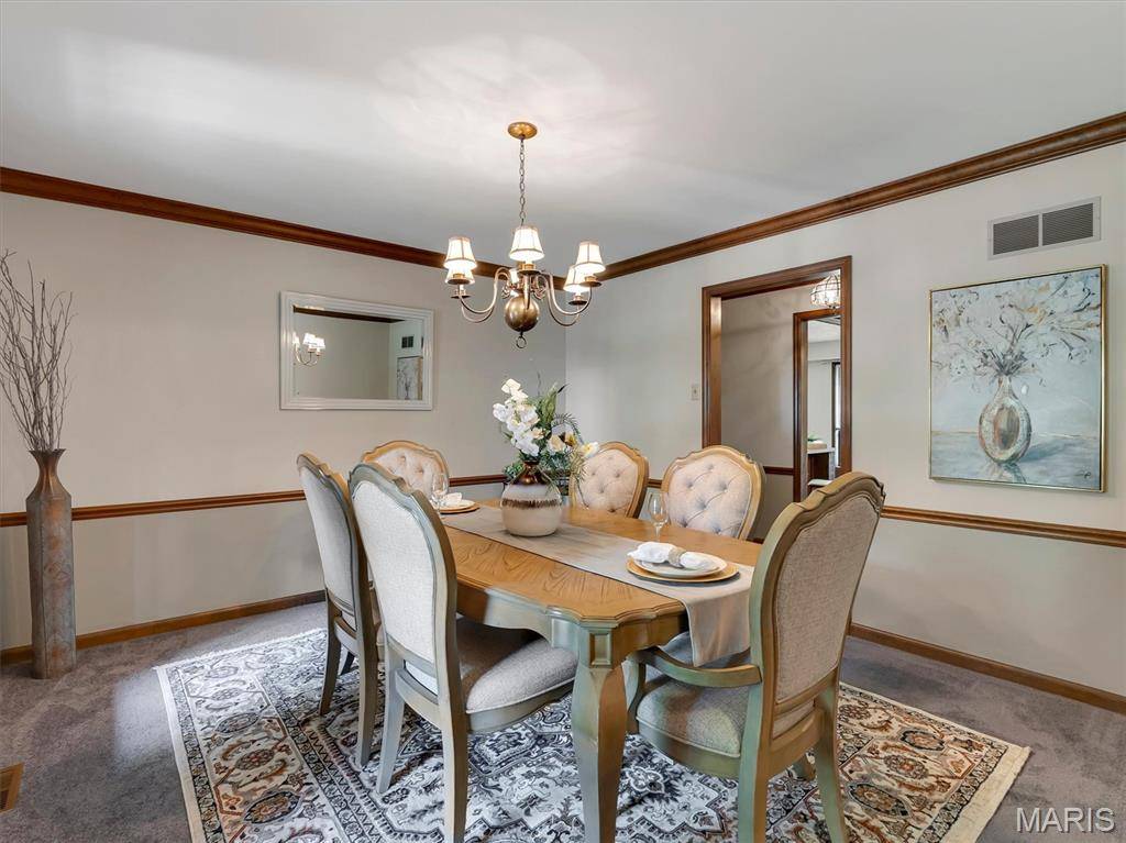 9733 Fall Ridge TRL, Sunset Hills, MO 63127