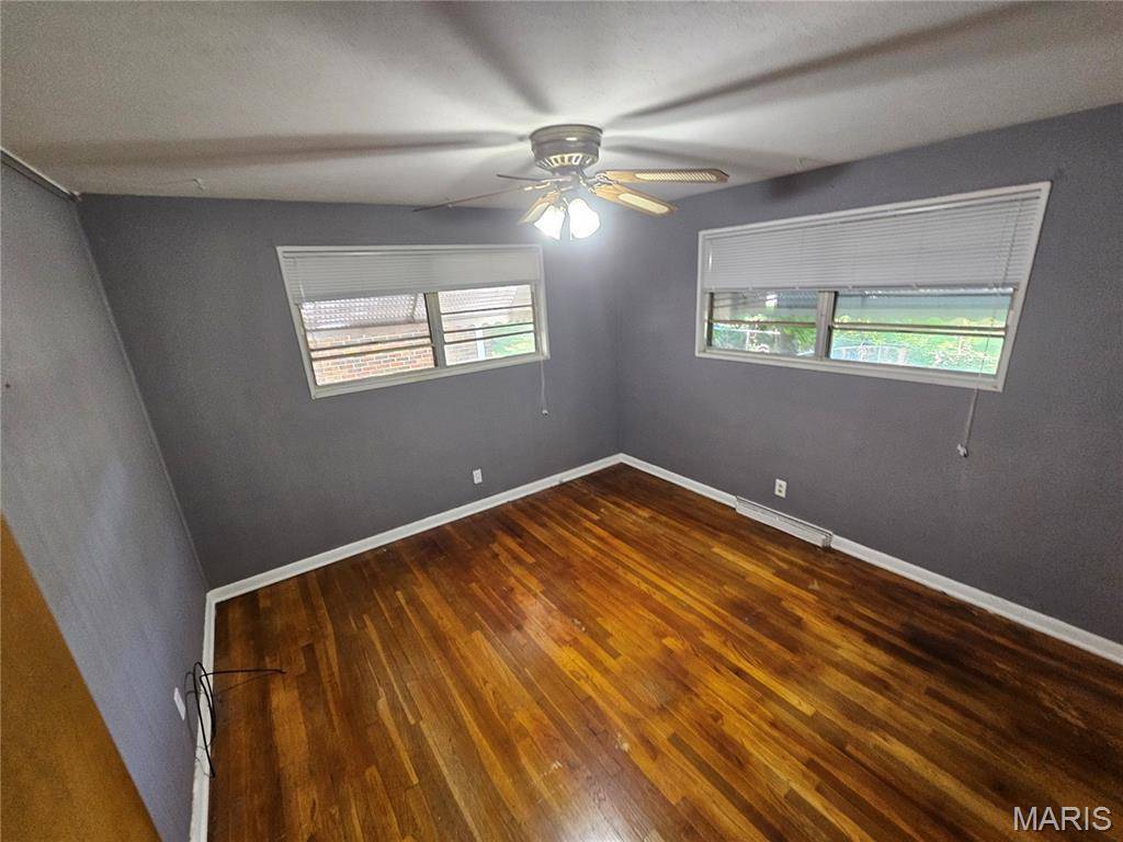 2356 Gardner DR, St Louis, MO 63136
