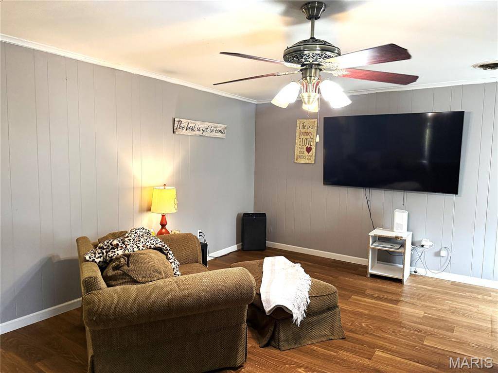 305 Centre ST, Cooter, MO 63839