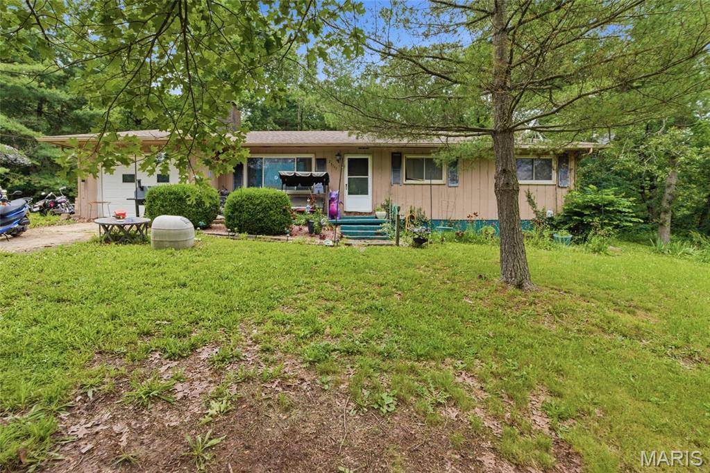 25747 Nugget DR, Lebanon, MO 65536