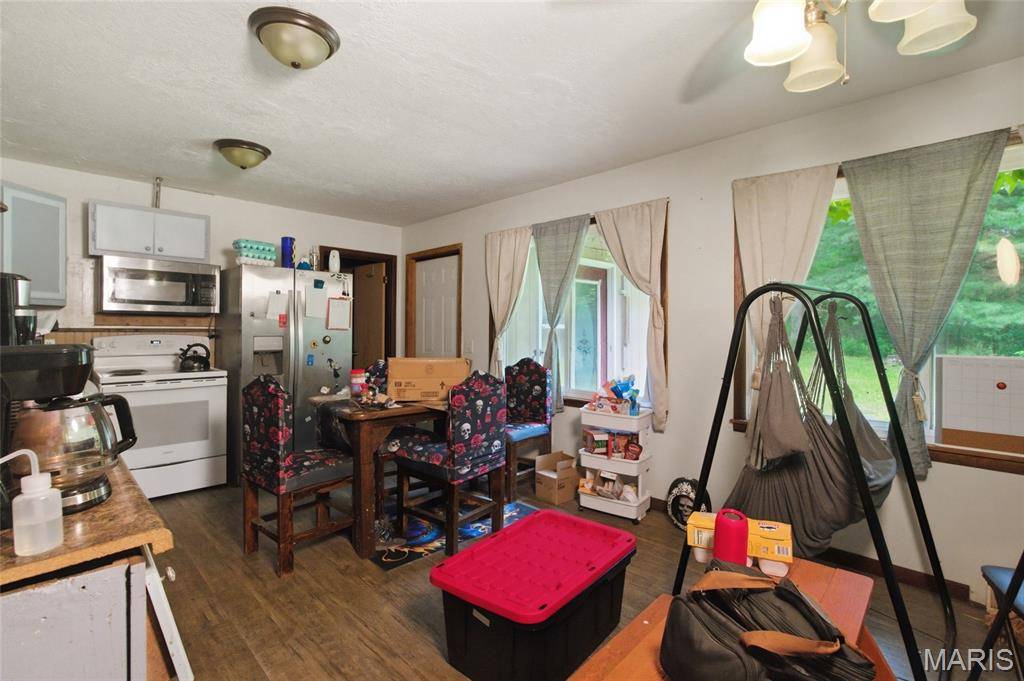 25747 Nugget DR, Lebanon, MO 65536
