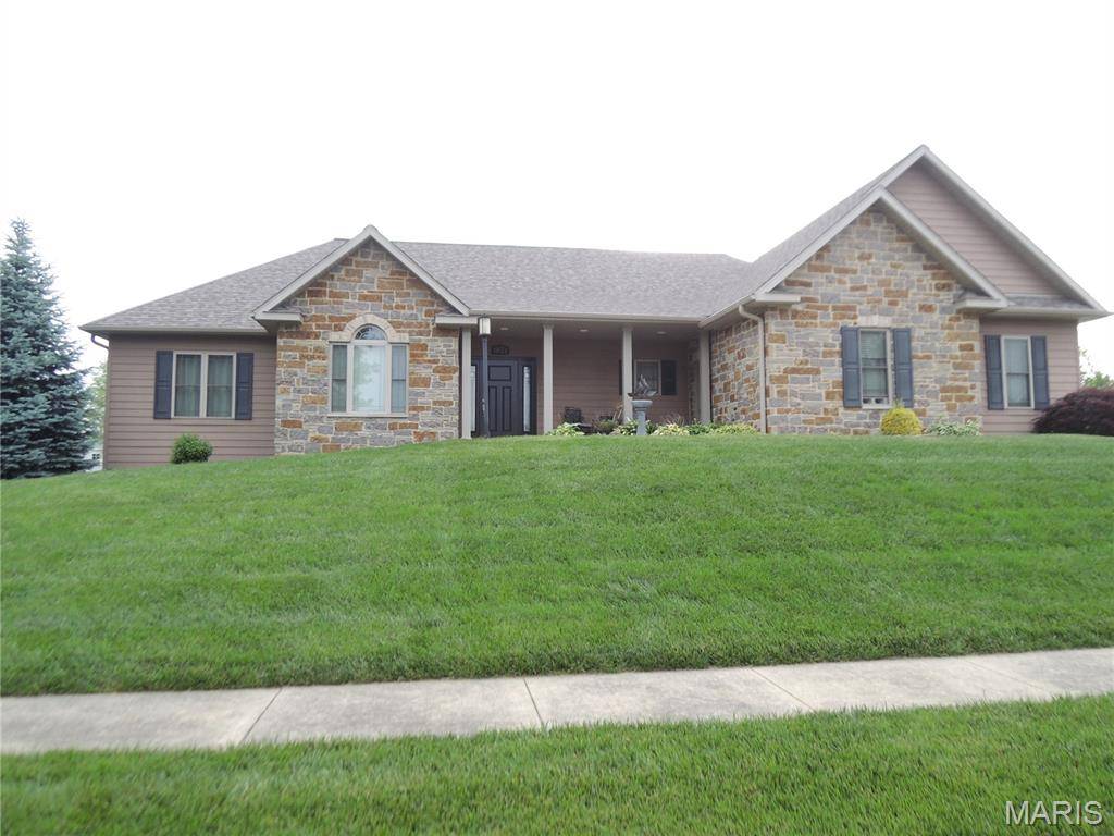 1021 Savannah WAY, Greenville, IL 62246