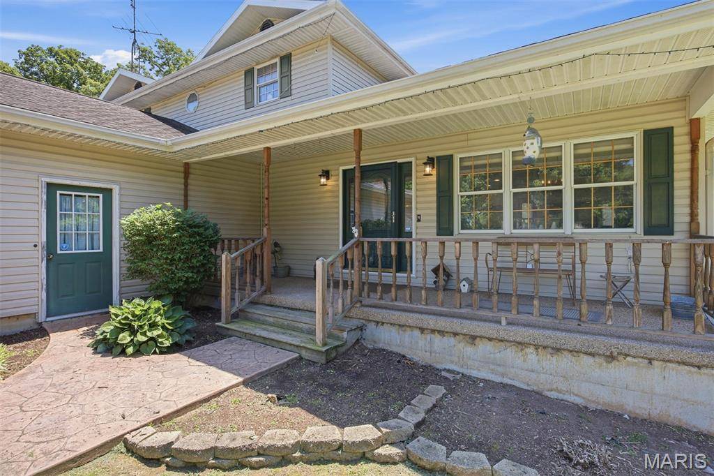 169 State Highway 128, Cowden, IL 62422