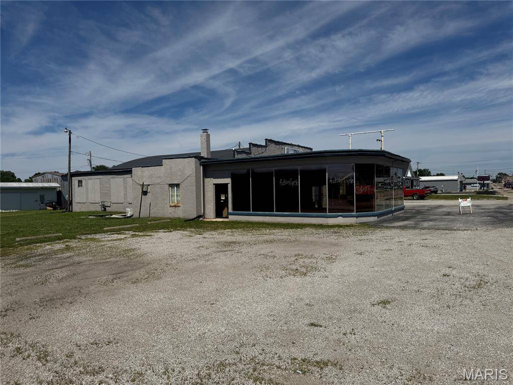 817 W Union AVE, Litchfield, IL 62056