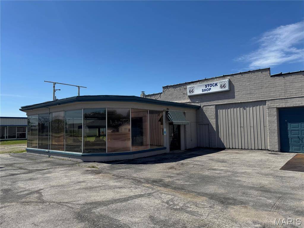 817 W Union AVE, Litchfield, IL 62056
