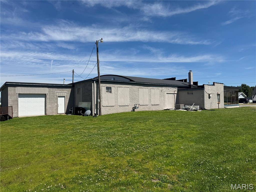 817 W Union AVE, Litchfield, IL 62056