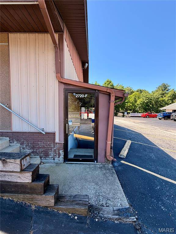 2720 Grovelin ST, Godfrey, IL 62035