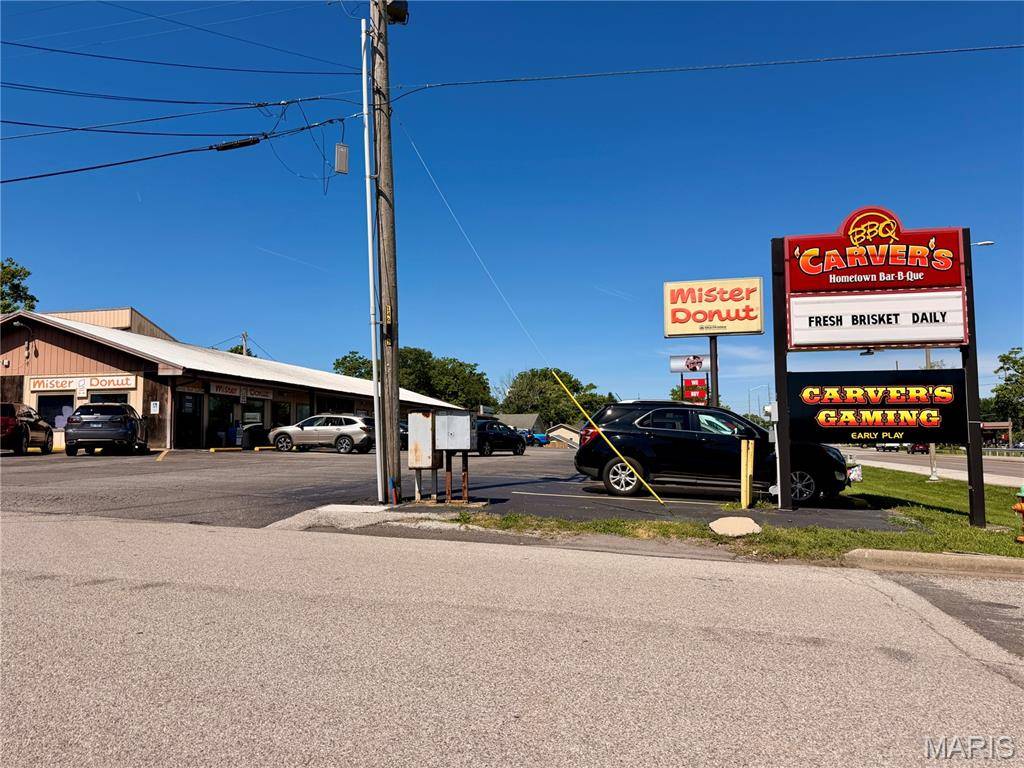 2720 Grovelin ST, Godfrey, IL 62035