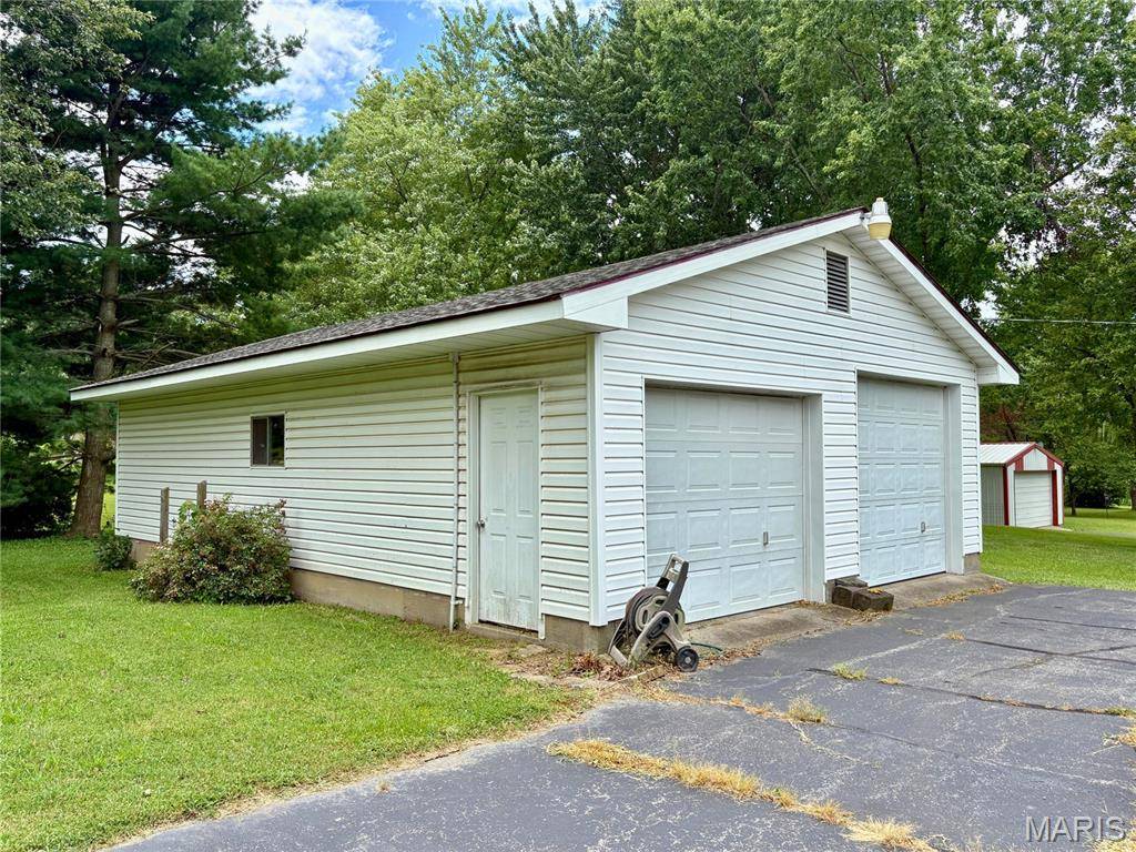 5237 State Highway 72, Jackson, MO 63755