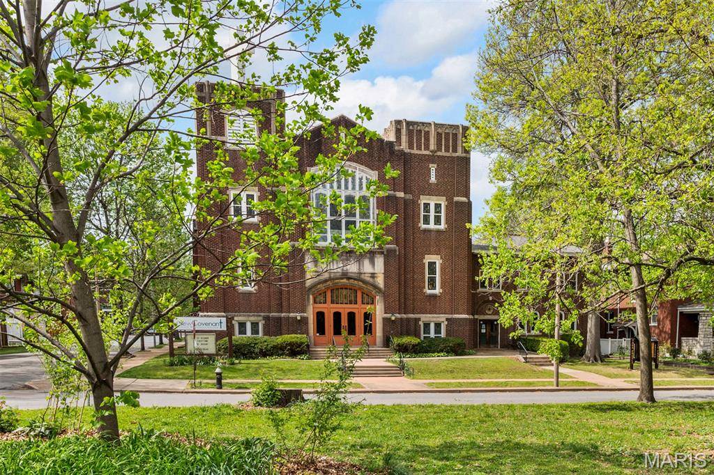900 Bellerive BLVD, St Louis, MO 63111