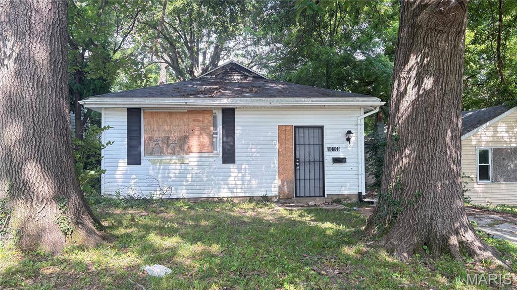 10188 Count DR, St Louis, MO 63136