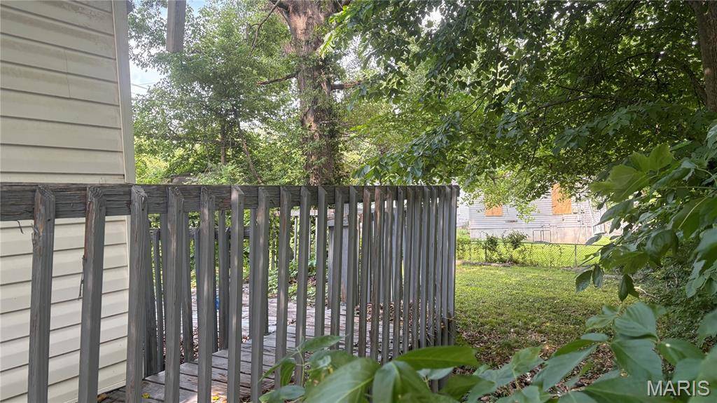 10188 Count DR, St Louis, MO 63136