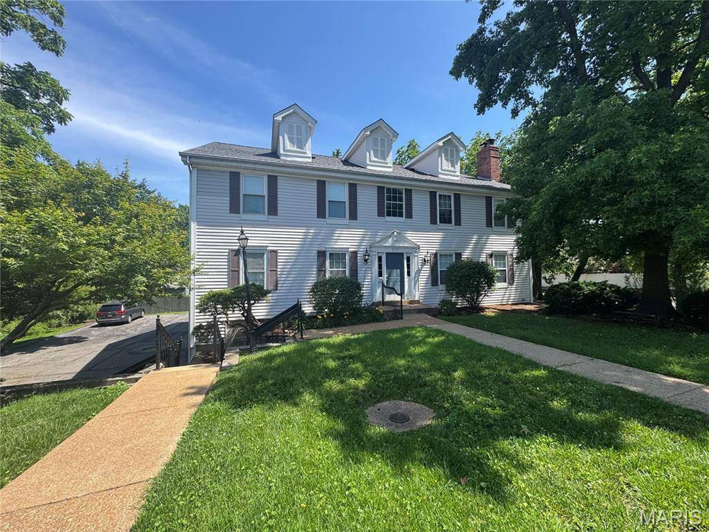 809 N Hanley RD #C, St Louis, MO 63130