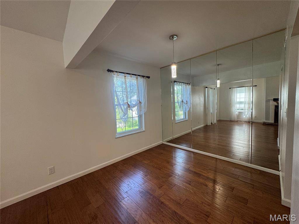 809 N Hanley RD #C, St Louis, MO 63130