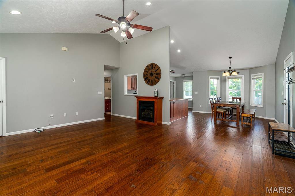 12063 Strawberry RD, Carbondale, IL 62901