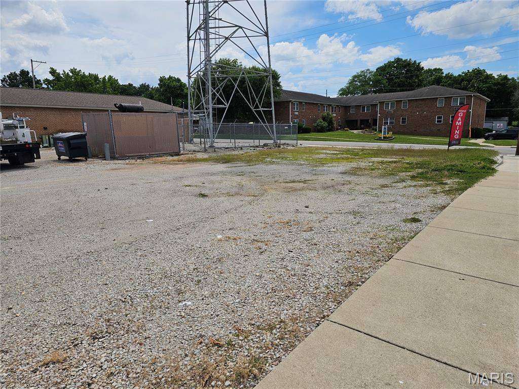 120 W Water Street, Hillsboro, IL 62049