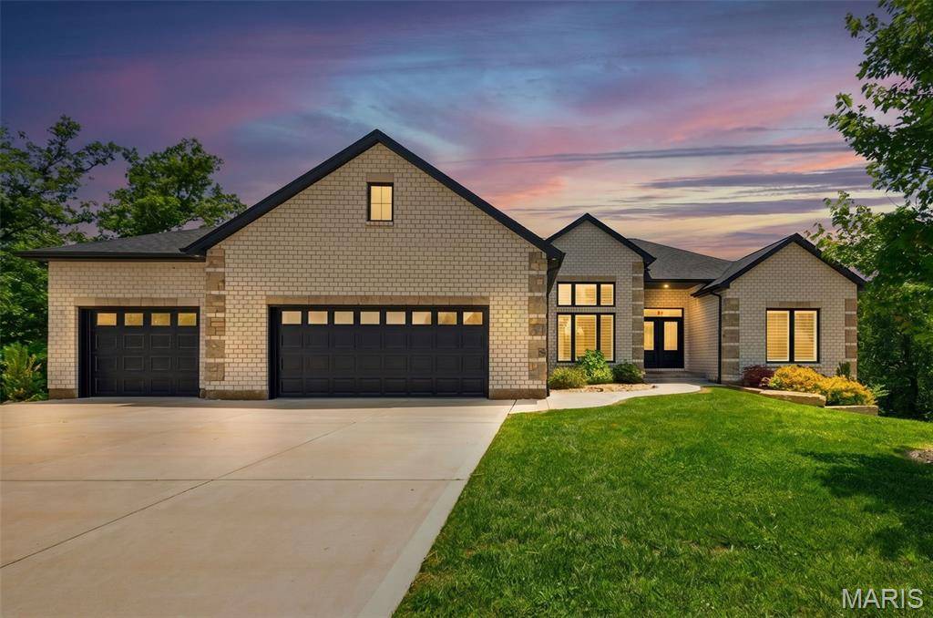 222 Redmond Pines DR, Wentzville, MO 63385