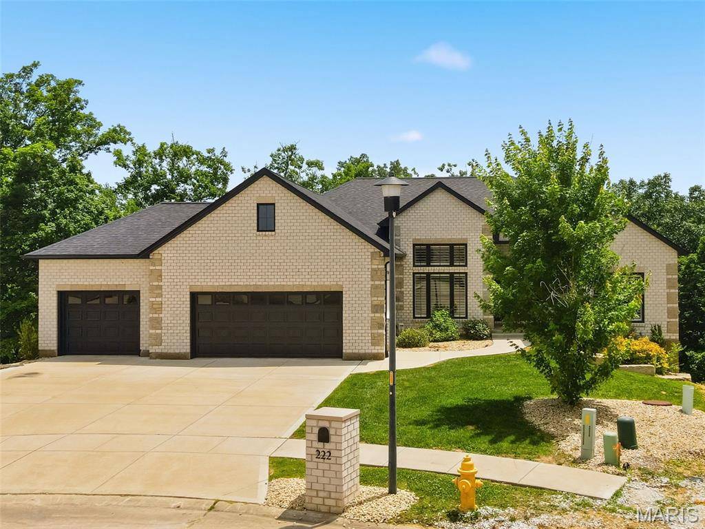 222 Redmond Pines DR, Wentzville, MO 63385