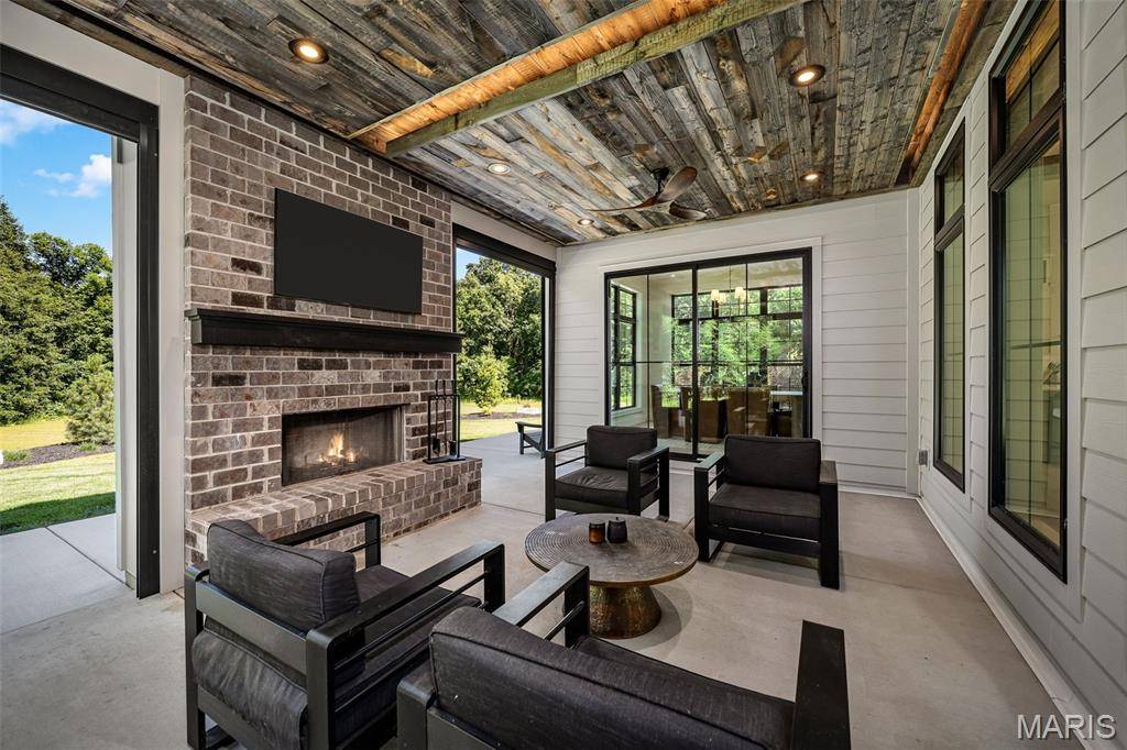 145 Lonesome Dove WAY, Foristell, MO 63348