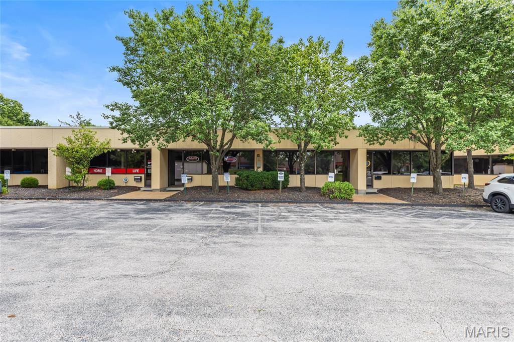 410 Sovereign CT #13, Ballwin, MO 63011