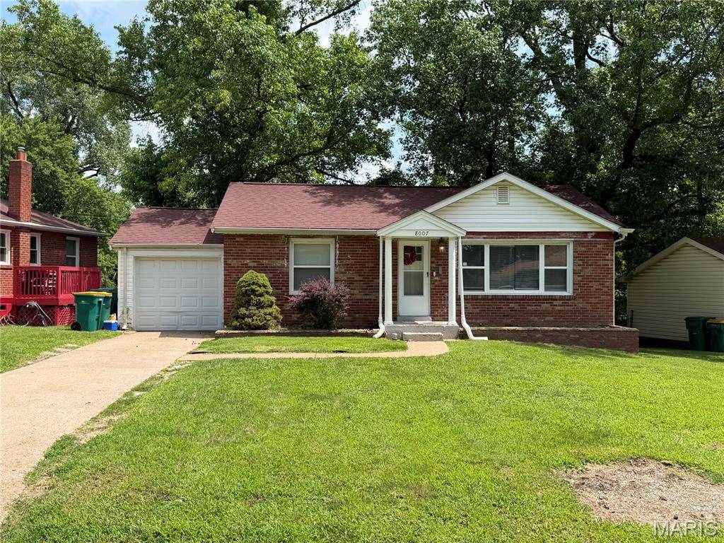 8007 Titus RD, St Louis, MO 63114