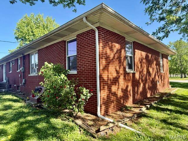 1104 E Hanover ST, New Baden, IL 62265