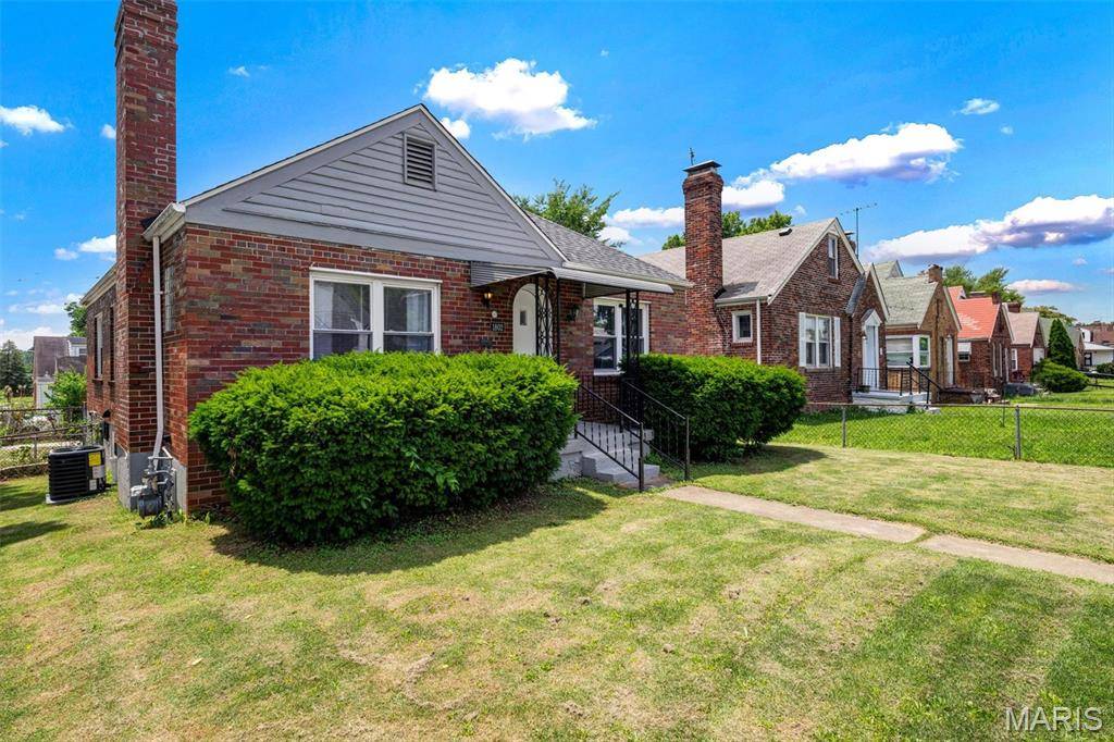 1802 Switzer AVE, St Louis, MO 63147