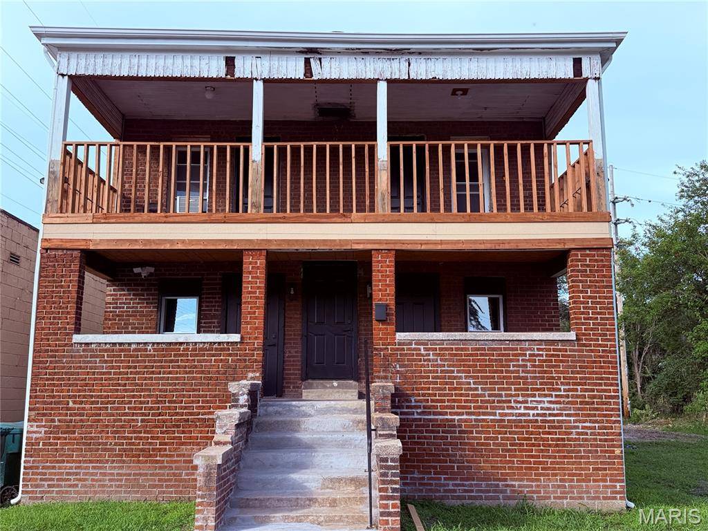 1905 Bond AVE, East St Louis, IL 62207