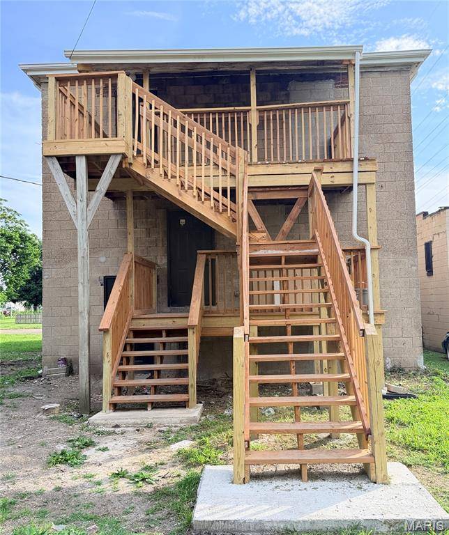 1905 Bond AVE, East St Louis, IL 62207