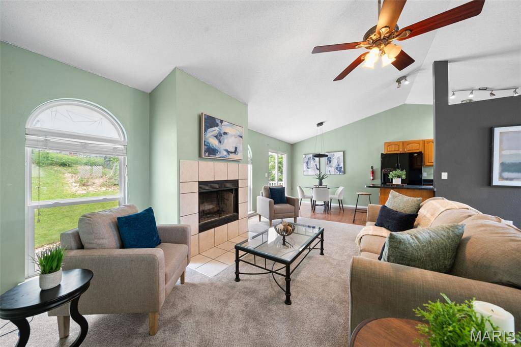 2325 Arkansas DR, High Ridge, MO 63049