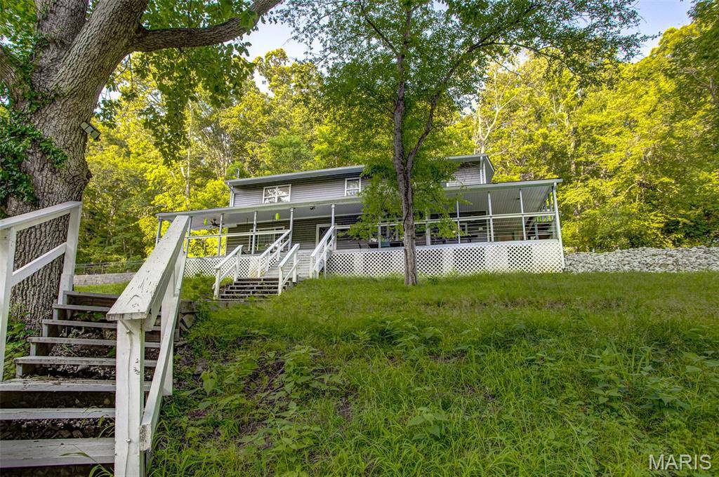 121 N Cedar ST, Grafton, IL 62037