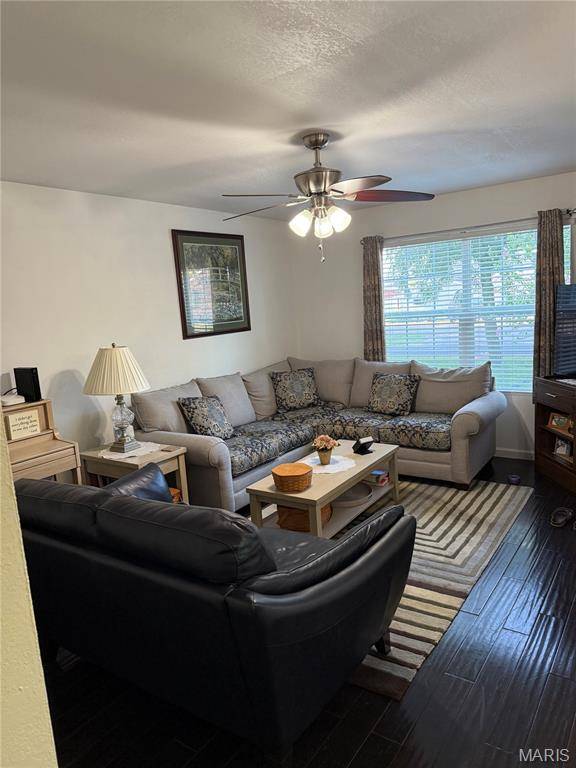 705 E Washington AVE, Greenville, IL 62246